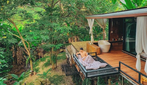 Basic House, Lanai, River View