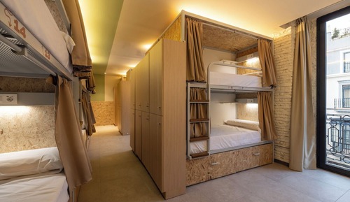 Bed in 14-bed mixed dormitory room