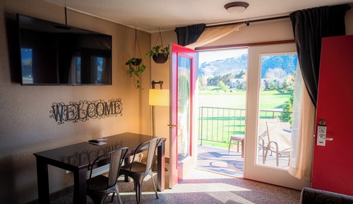 Deluxe Suite, 1 King Bed with Sofa bed, Kitchenette