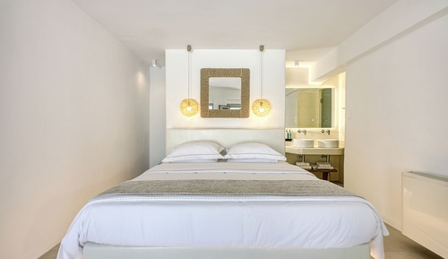 Deluxe Room Pool View