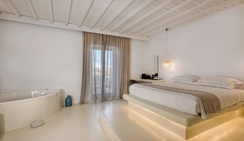 Superior Room Indoor Jacuzzi