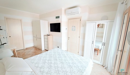 Standard Studio, Kitchenette