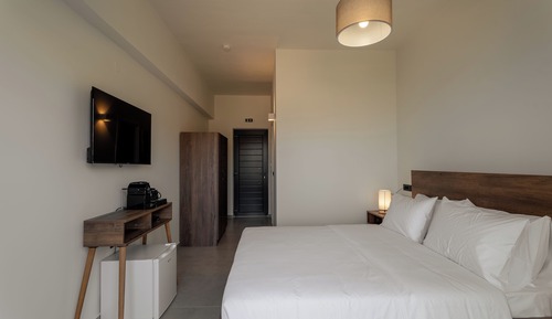 Deluxe Double Room, Partial Sea View