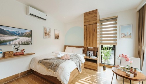 Junior Studio, Courtyard View