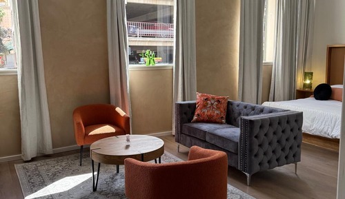 Deluxe Suite, Non Smoking, Pets Allowed