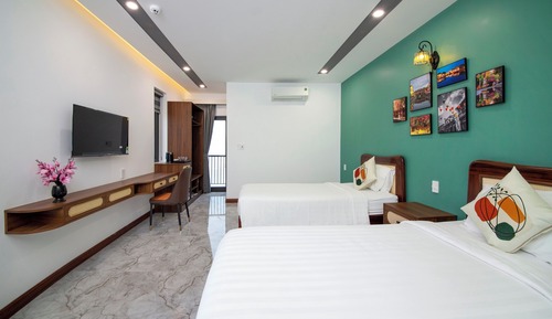 Deluxe Triple Room, Pool View