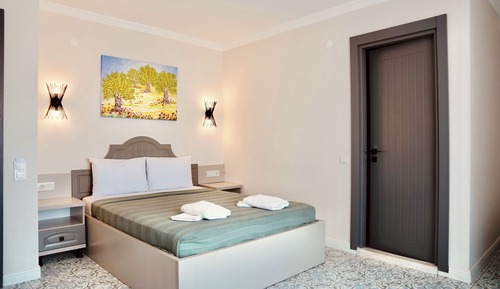 Standard Room, 1 Double Bed, Partial Sea View