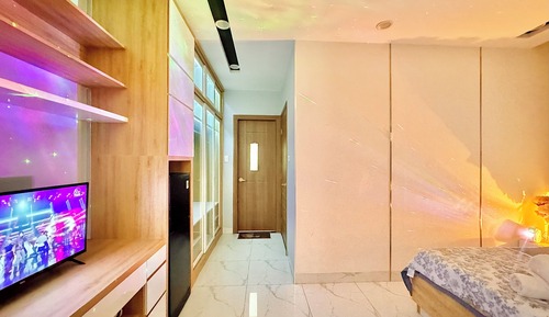 Standard Room, 1 Queen Bed, Private Bathroom