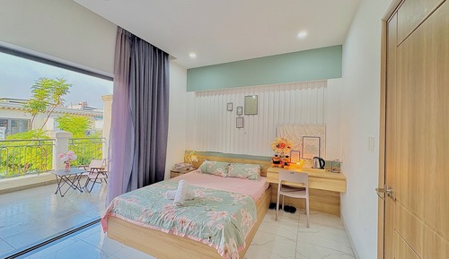 Comfort Room, 1 Queen Bed, Garden View