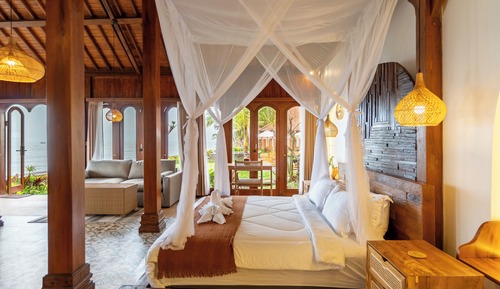 Suite, 1 King Bed, Ocean View, Beachfront