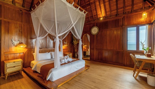 Family Room, Multiple Beds, Sea View, Garden Area