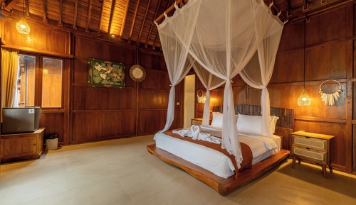 Standard Room, 1 King Bed, Sea View, Garden Area