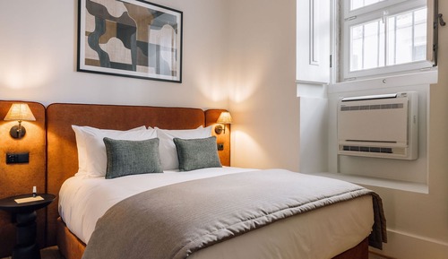 Classic Apartment, City View