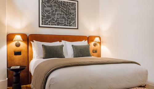 Classic Apartment, City View