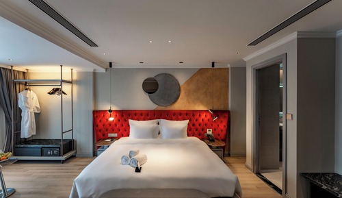 du LAC Suite with Ben Thanh view