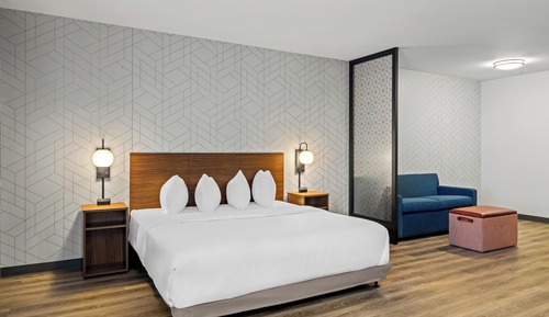 Suite, 1 King Bed, Accessible, Non Smoking