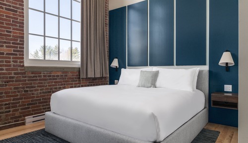 Signature Room (Self Check-in with Virtual Front Desk)