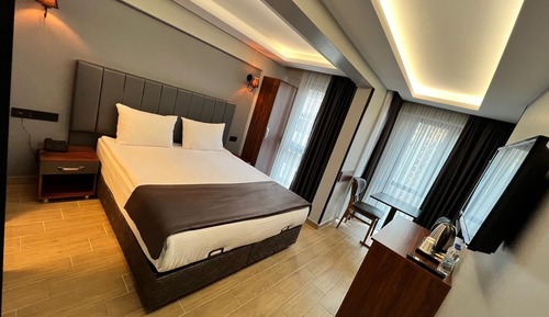Economy Room