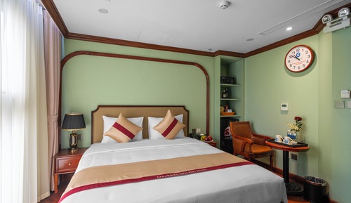 Superior Double Room, City View