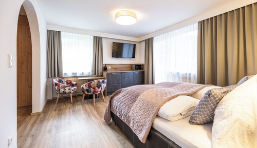 Comfort Studio, 1 Queen Bed, Mountain View, Mountainside