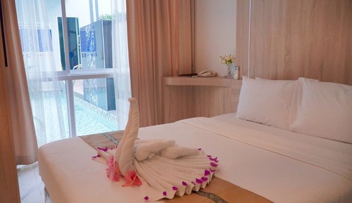 Superior Double or Twin Room, Poolside