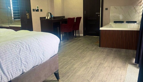 Romantic Studio Suite