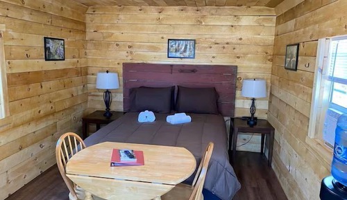 Cabin, 1 Queen Bed, Non Smoking, Mountain View