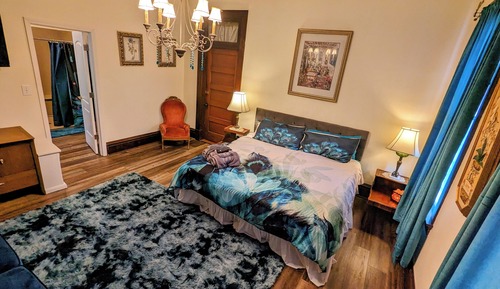 Deluxe Suite, Private Bathroom