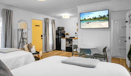 Traditional Room, 2 Queen Beds, Non Smoking, Kitchenette