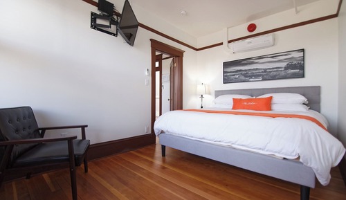 Classic Single Room, City View