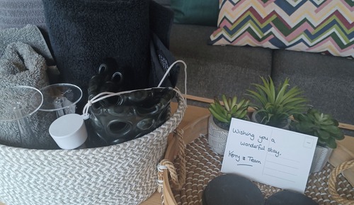 Family Cabin (Ocean View Pod with Hot Tub)