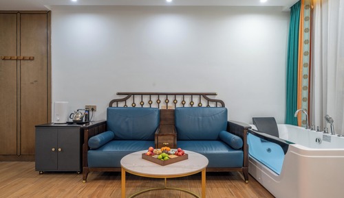 Basic Twin Room, Smoking, Private Bathroom