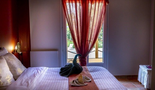Premier Double Room, Private Bathroom, Pool View