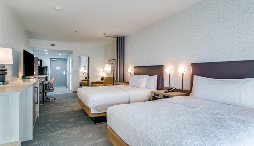 Studio, 2 Queen Beds, Accessible (Hearing)