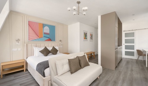 Luxury Studio Suite, 1 Queen Bed, City View