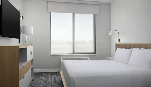 Suite, 1 Bedroom (Mobility/Hearing Access, Roll-in Shwr)