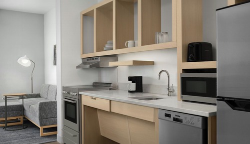 Studio, 2 Queen Beds (Mobility/Hearing Accessible, Tub)