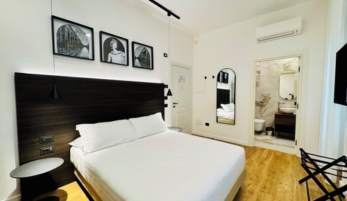 Classic Double Room, 1 Queen Bed, Non Smoking, Private Bathroom
