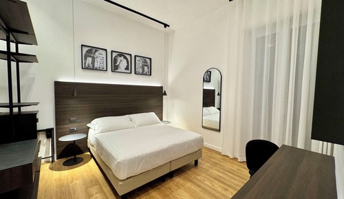 Classic Double Room, 1 Queen Bed, Non Smoking, Private Bathroom