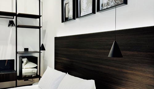 Deluxe Double Room, 1 Queen Bed, Non Smoking, Private Bathroom
