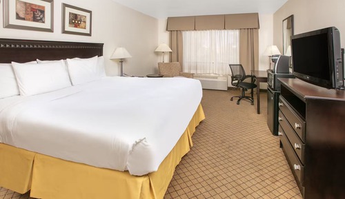 Basic Room, 1 Queen Bed, Non Smoking