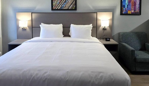 Suite, 1 King Bed, Non Smoking