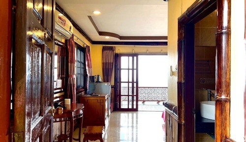 Bungalow Air Room