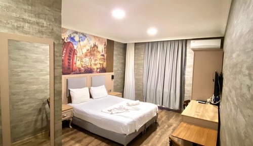 Standard Room, 1 Queen Bed