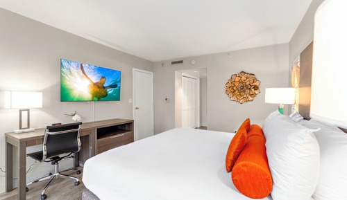 Condo, City View (0128)