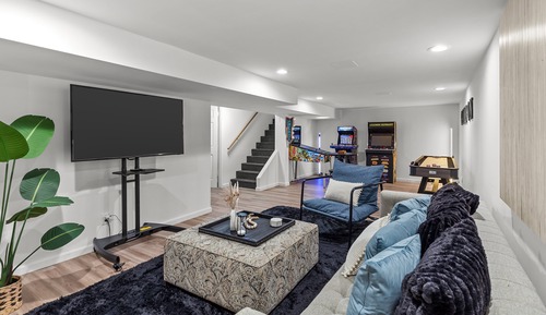 House, Multiple Beds, Kitchen, City View (508 Trudy Ln)