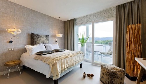 Suite, Lake View