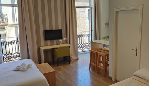 Deluxe Loft, City View