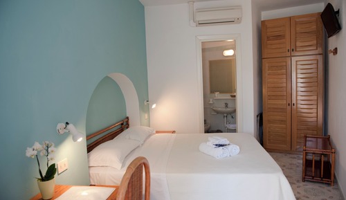 Economy Double Room, Pool Access