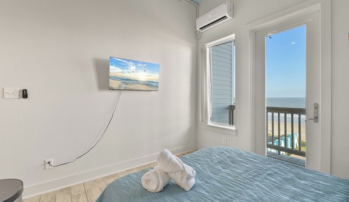 Deluxe Single Room #305, 1 Bedroom, Beach View, Oceanfront